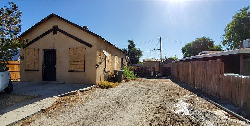 1st image of 53184 Calle Avila