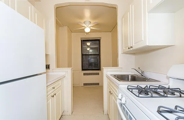 Sold by Re/Max In The City | media 16