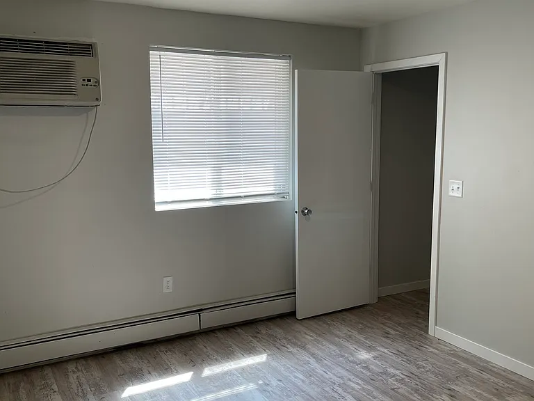 917 E College St #3S — Photo 19