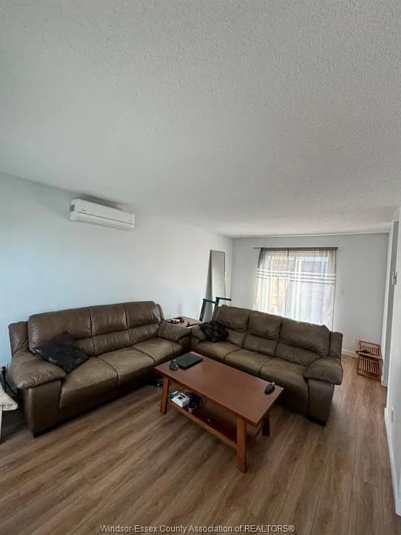 4 bed, $1,995 — Photo 4