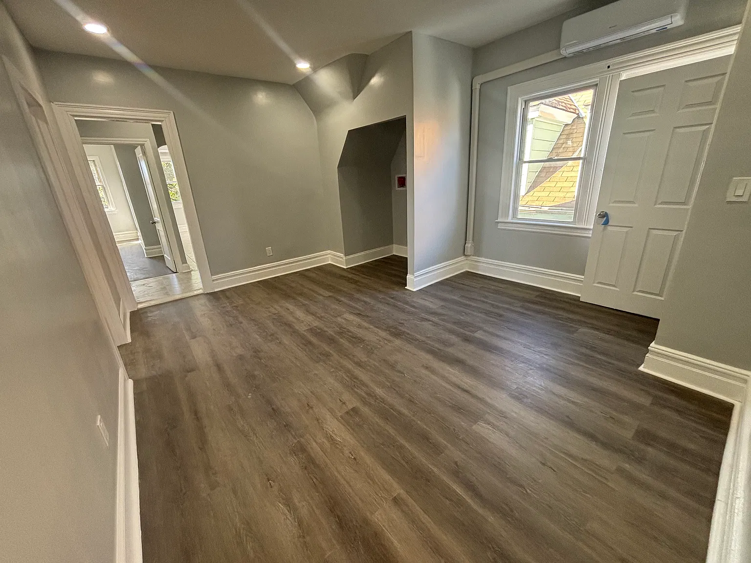 3 bed, 1250 sqft, $2,950 — Photo 2