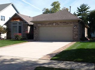33022 Wendy Dr, Sterling Heights, MI 48310