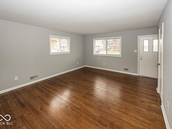 3rd image of 226 N 8th Ave