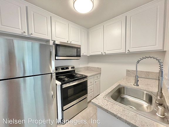 5th image of 3008 E St #2