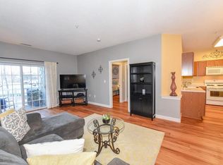 19 Hampshire Rd APT 104, Methuen, MA 01844