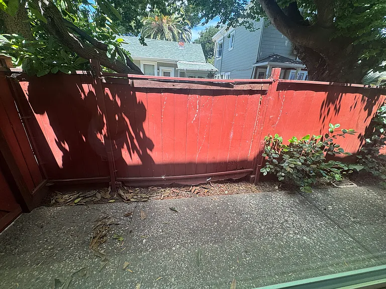 2132 Clinton Ave #B — Photo 9