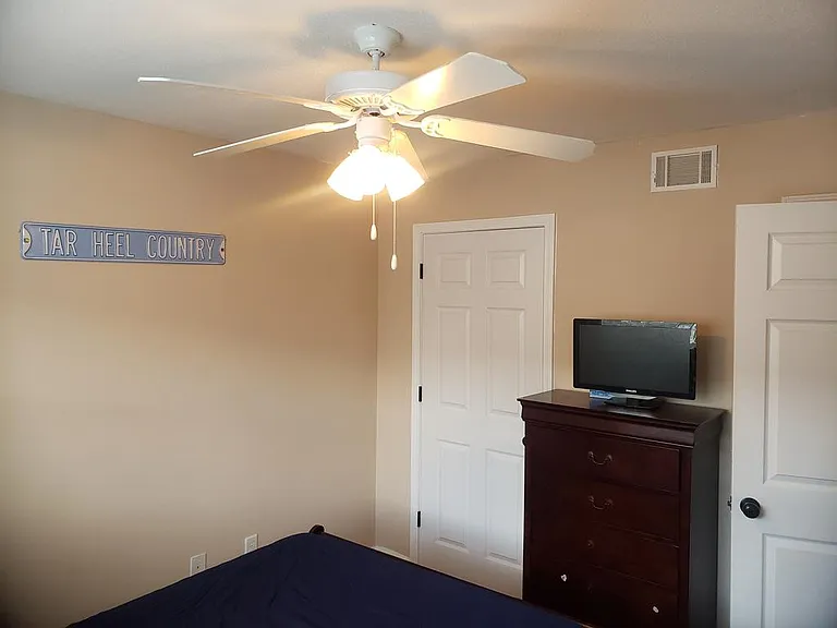 142 Grove Landing Ct — Photo 4