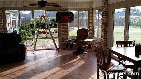 Sun room w/new A/C