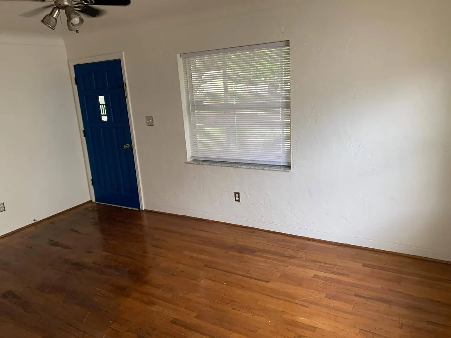 3 bed, 1200 sqft, $1,000 — Photo 2