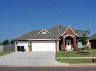 1801 Mead Ln, Moore, OK 73170