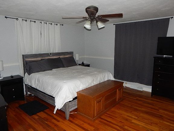 5th image of 710 N Smith Ave