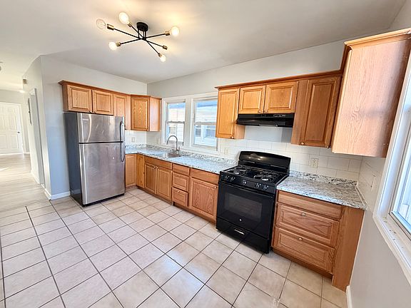 2nd image of 349 Yale Ave #2R