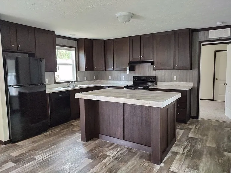Avon Lakes Estates — Photo 7