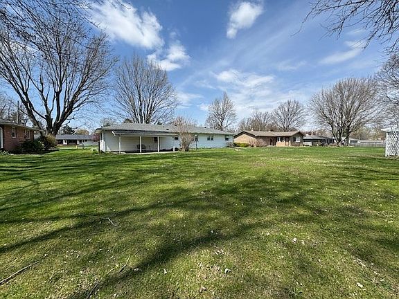 4th image of 343 Laughbaum Dr