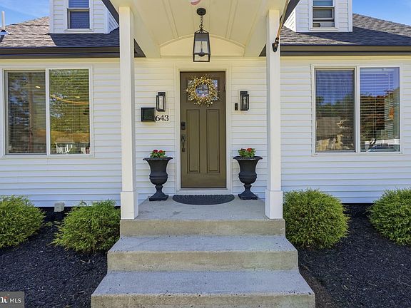 2nd image of 643 Hillcrest Ave