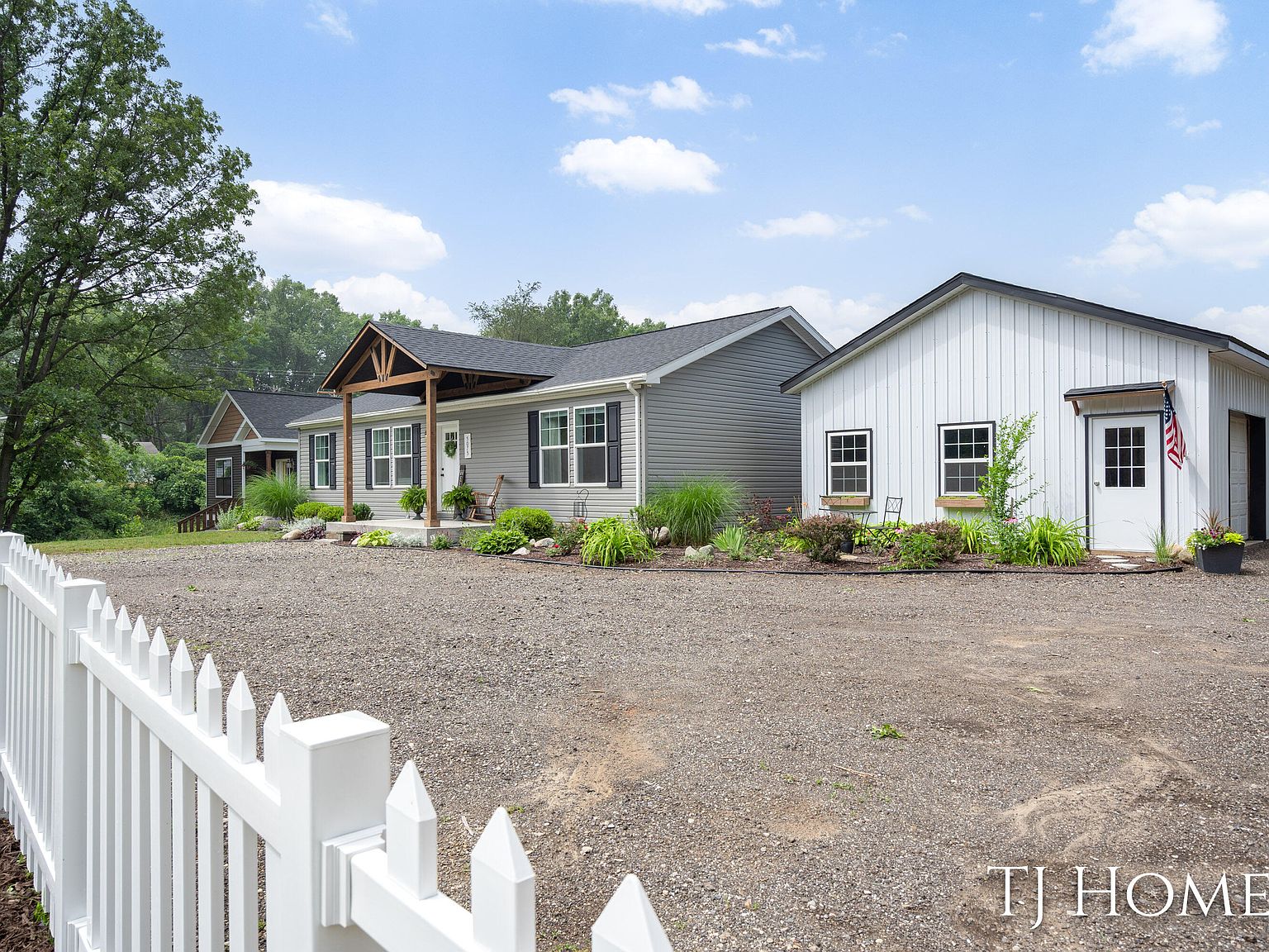 5075 Hunsberger Ave NE, Grand Rapids, MI 49525 MLS 23023606 Zillow