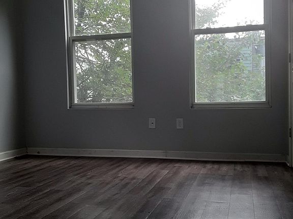 4th image of 625 Bramhall Ave APT 2