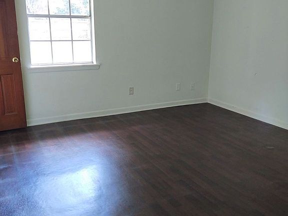 5th image of 202 Montreal Dr