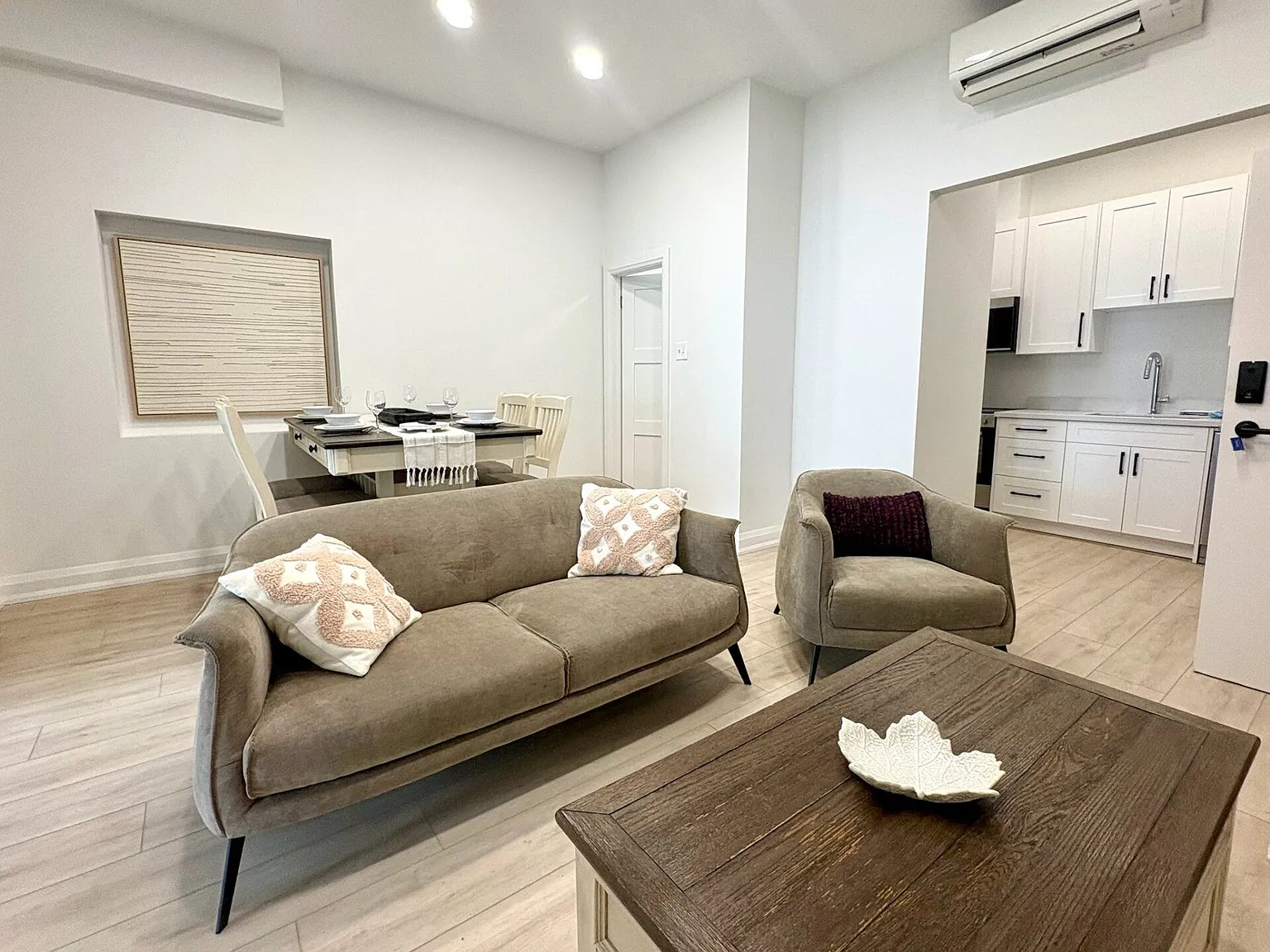 2 bed, $2,650 — Photo 1