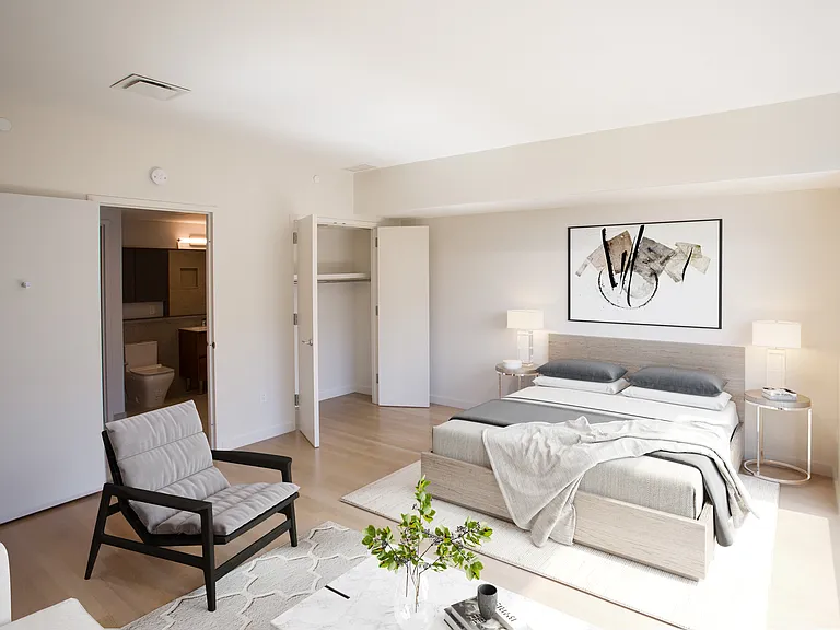 515 E 86th St #501 — Photo 3