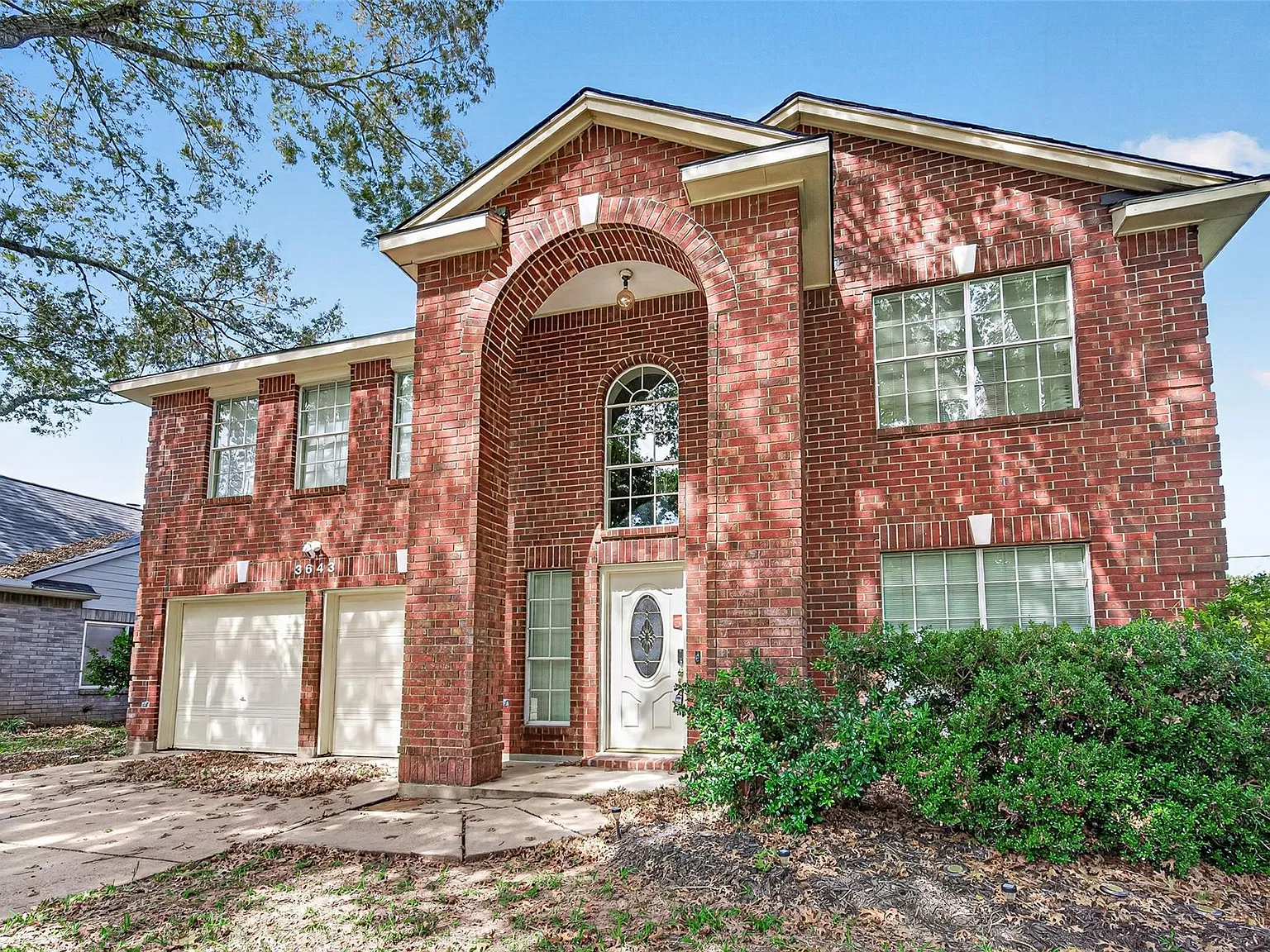 4 bed, 2.5 bath, 2662 sqft, $2,800 — Photo 4