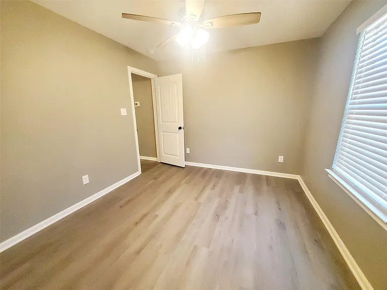 2203 N Winfree St #B — Photo 11