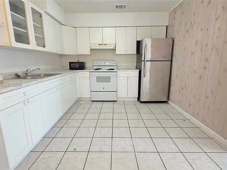 525 NE 132nd Terrace Br #527 — Photo 9