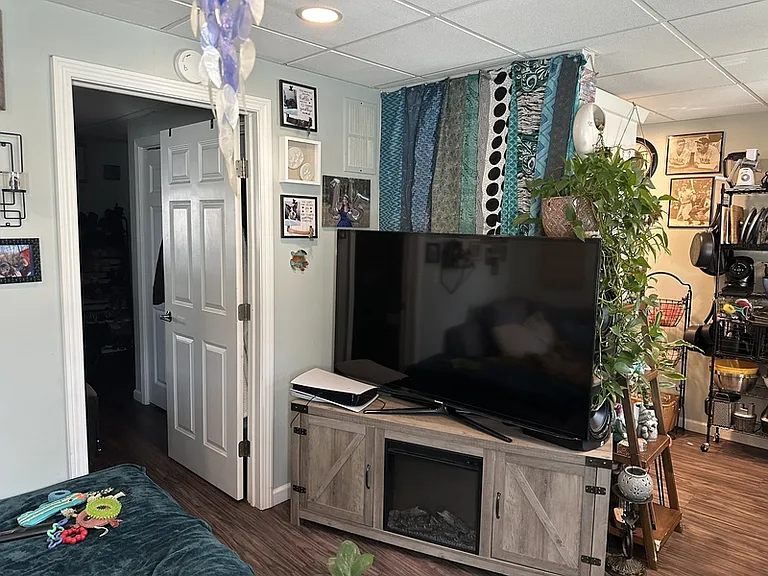 12 Liberty St #F — Photo 6