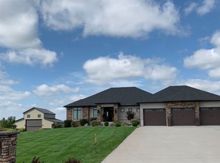 5608 Haymeadow Rdg, Hastings, NE 68901