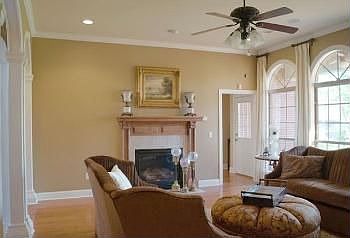 5th image of 100 Francis Ln