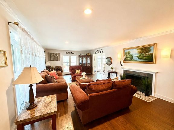 4th image of 72 Foster Rd