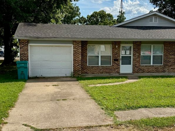 216 John Chiles St