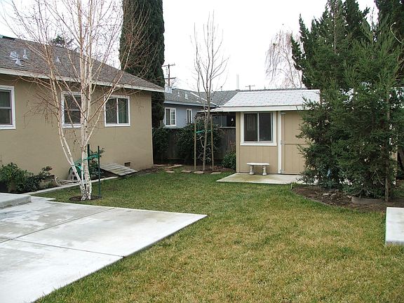 Nice backyard with shed