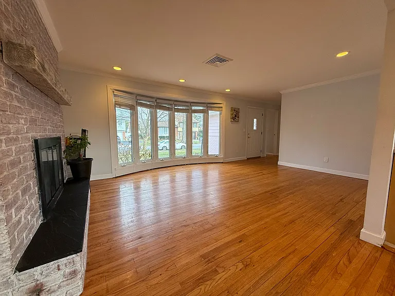 4 Edna Dr — Photo 3