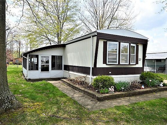 2nd image of 29 Parkway Dr #29