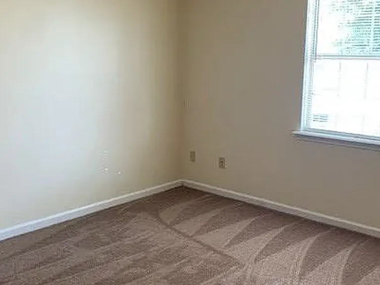 1438 Green St — Photo 5