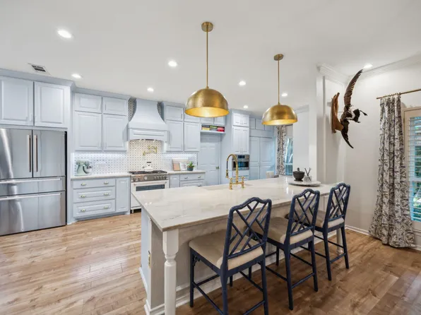 10109 Royal Highlands Dr, Dallas, TX 75238