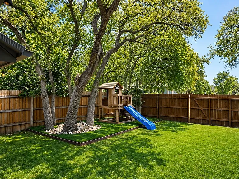 1129 Castle Path — Photo 30