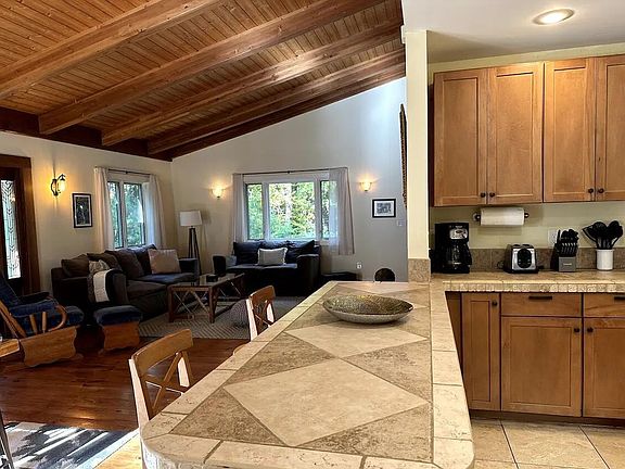 5th image of 32 Eastwoods Dr