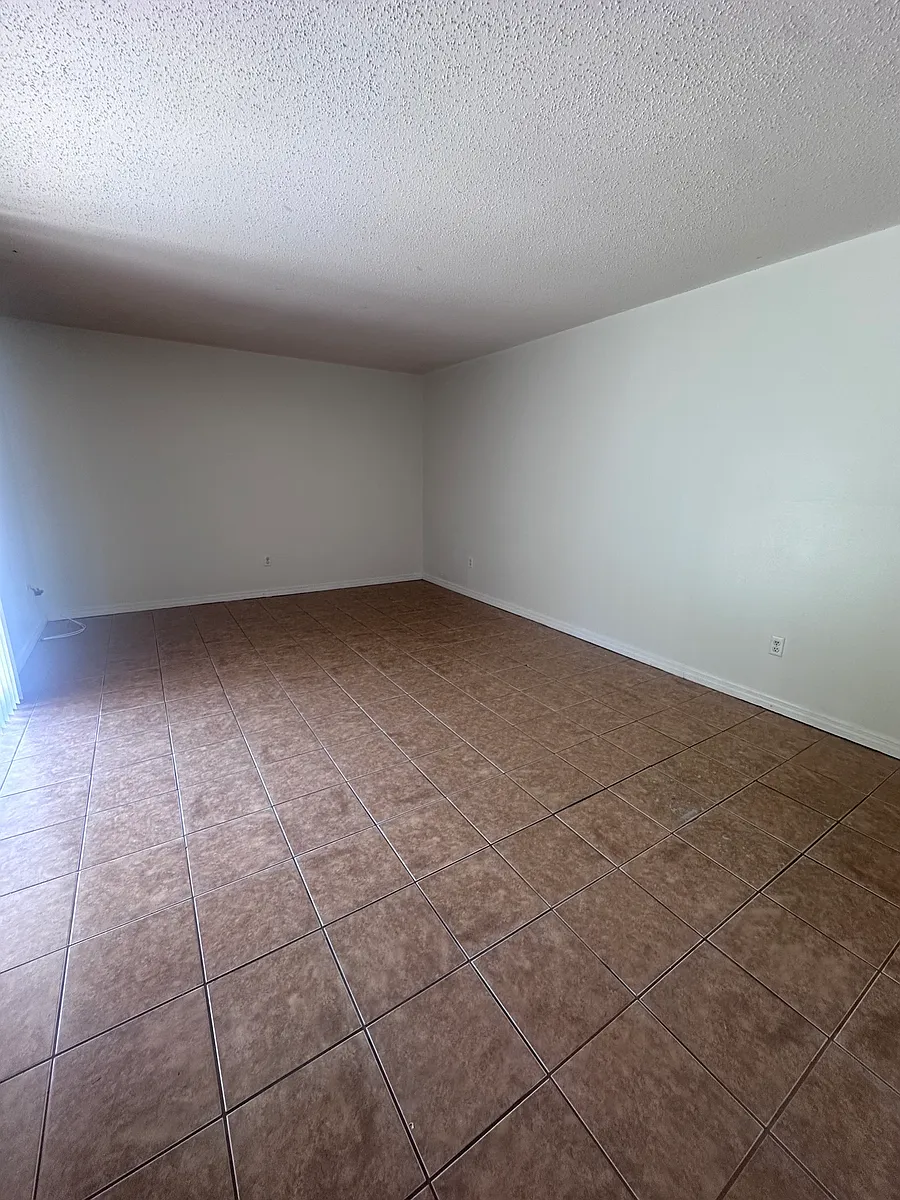First floor living area - 1237 CR463B