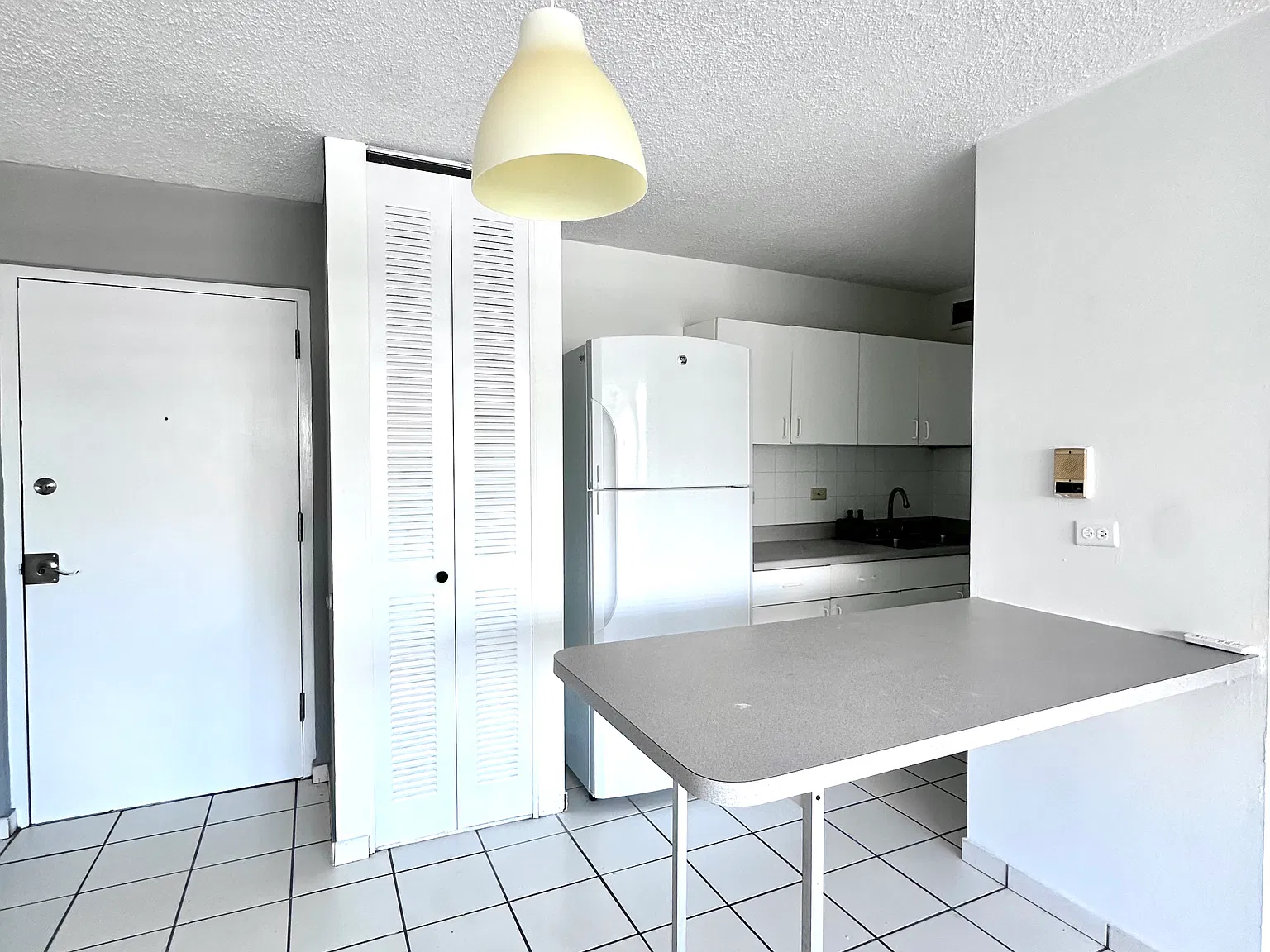 1 bed, 650 sqft, $1,000 — Photo 3