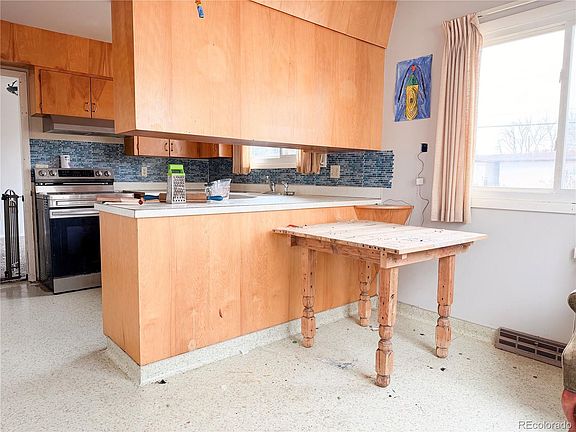 4th image of 162 Fordham Circle