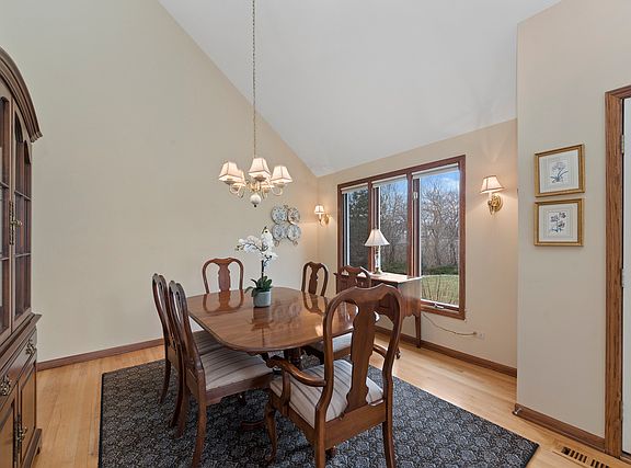 5th image of 8600 Thistlewood Ct