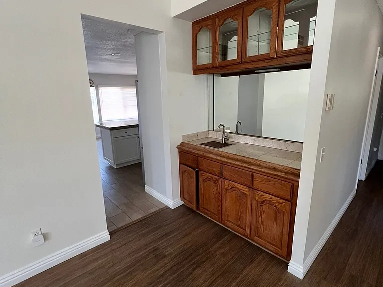 WET BAR