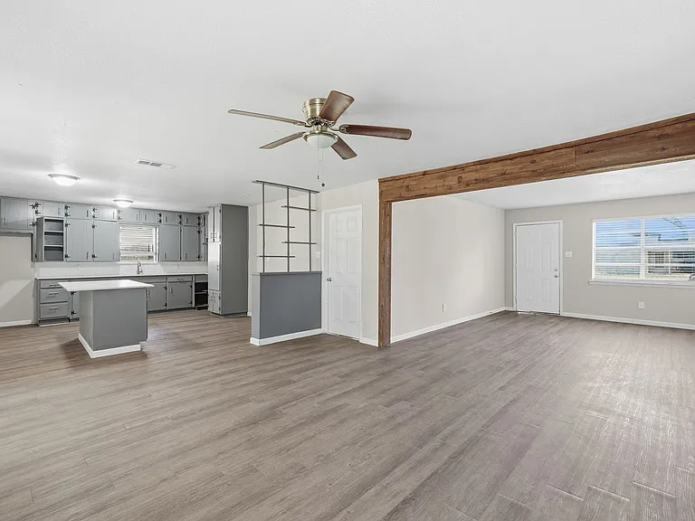 2721 Ash Park Dr — Photo 10
