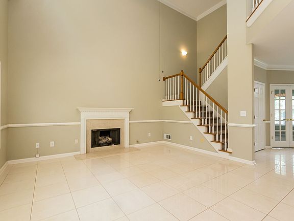 3rd image of 2070 Township Dr
