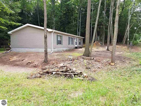 2nd image of 19075 Oak Hollow Dr