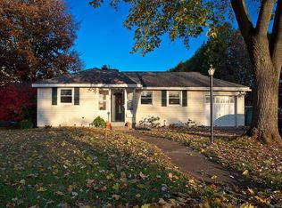 204 Maple Ln, North Syracuse, NY 13212
