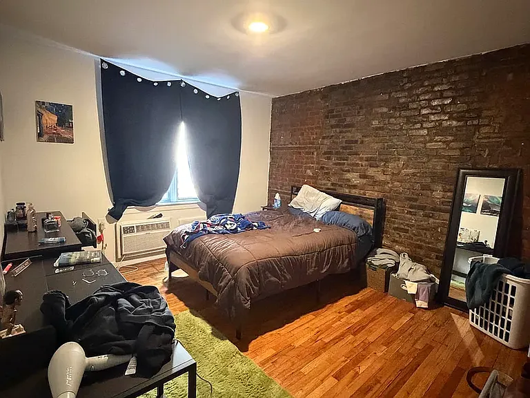 343 E 9th St #1R — Photo 2