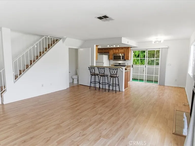 14727 Magnolia Blvd #110 — Photo 2